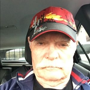 Meet your Posher, Dennis